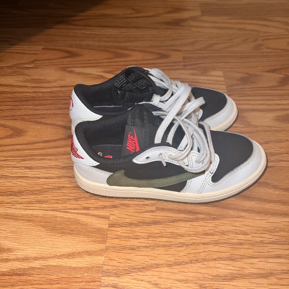 Nike Black and White Sneakers with Olive Detail